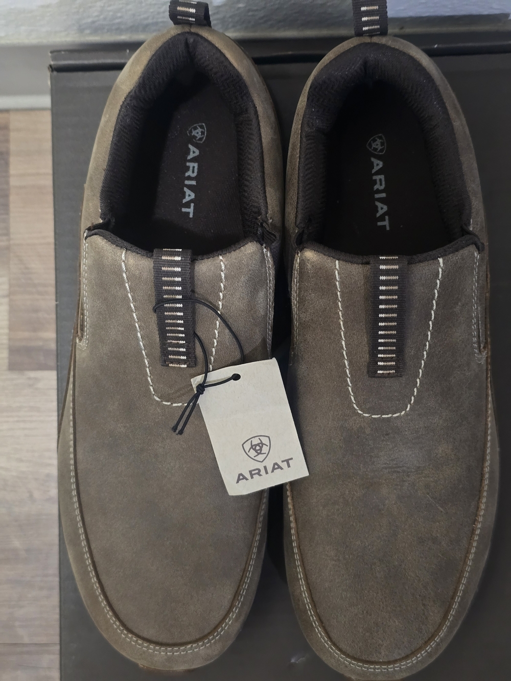 ​NWT Ariat Men's Spitfire Slip On Shoes - Brown Bomber Leather - Size 10.5D - Picture 2 of 7